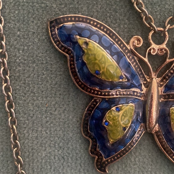 Butterfly Necklace - Picture 5 of 6